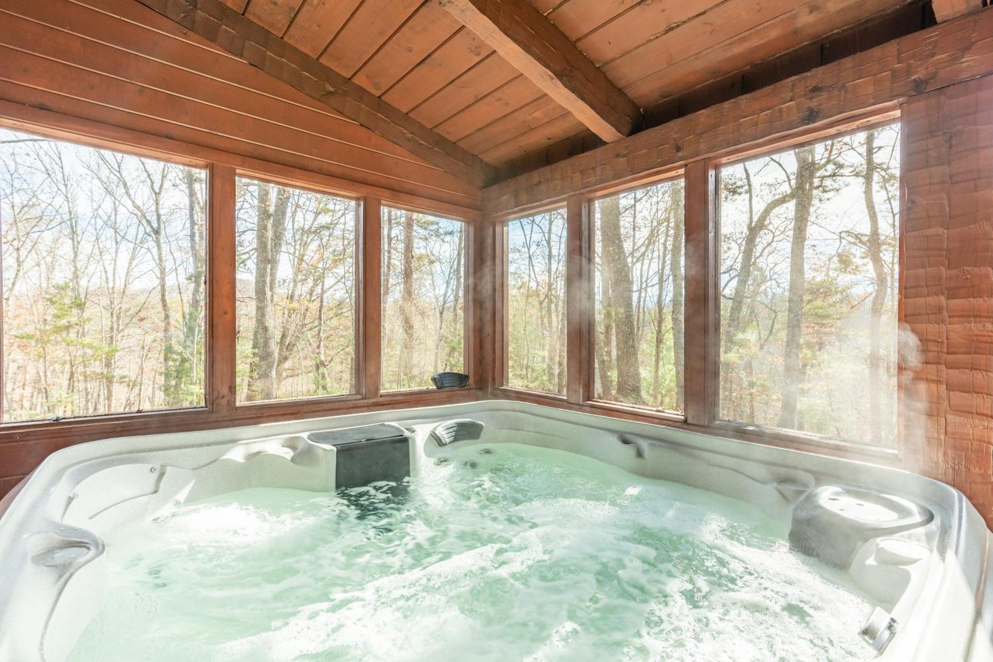 Dudley II By Avantstay Comfortable Cabin W Hot Tub Views 비둘기 포지 외부 사진