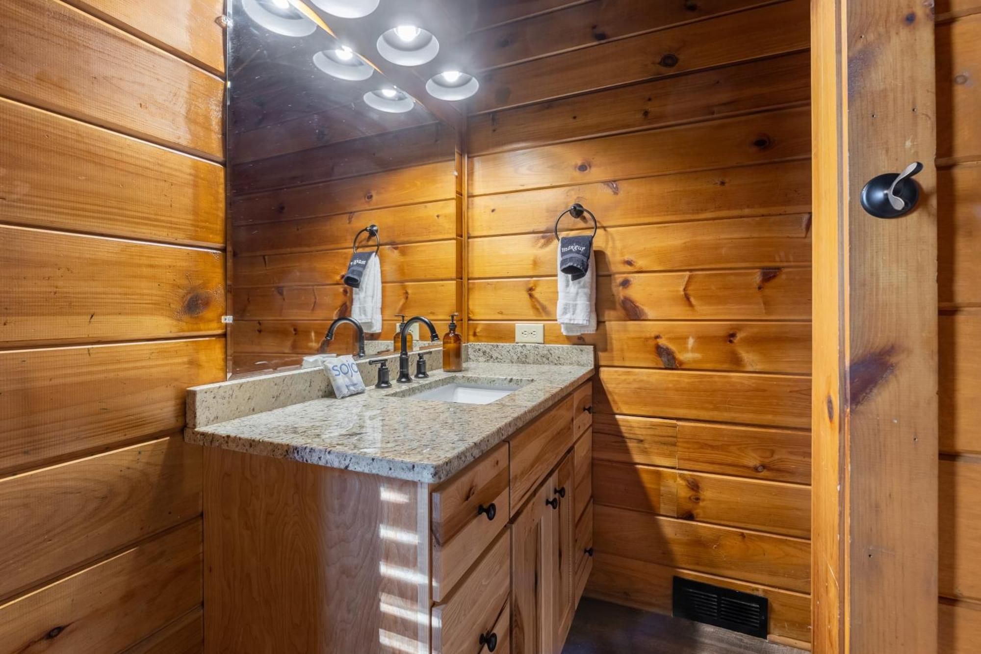 Dudley II By Avantstay Comfortable Cabin W Hot Tub Views 비둘기 포지 외부 사진