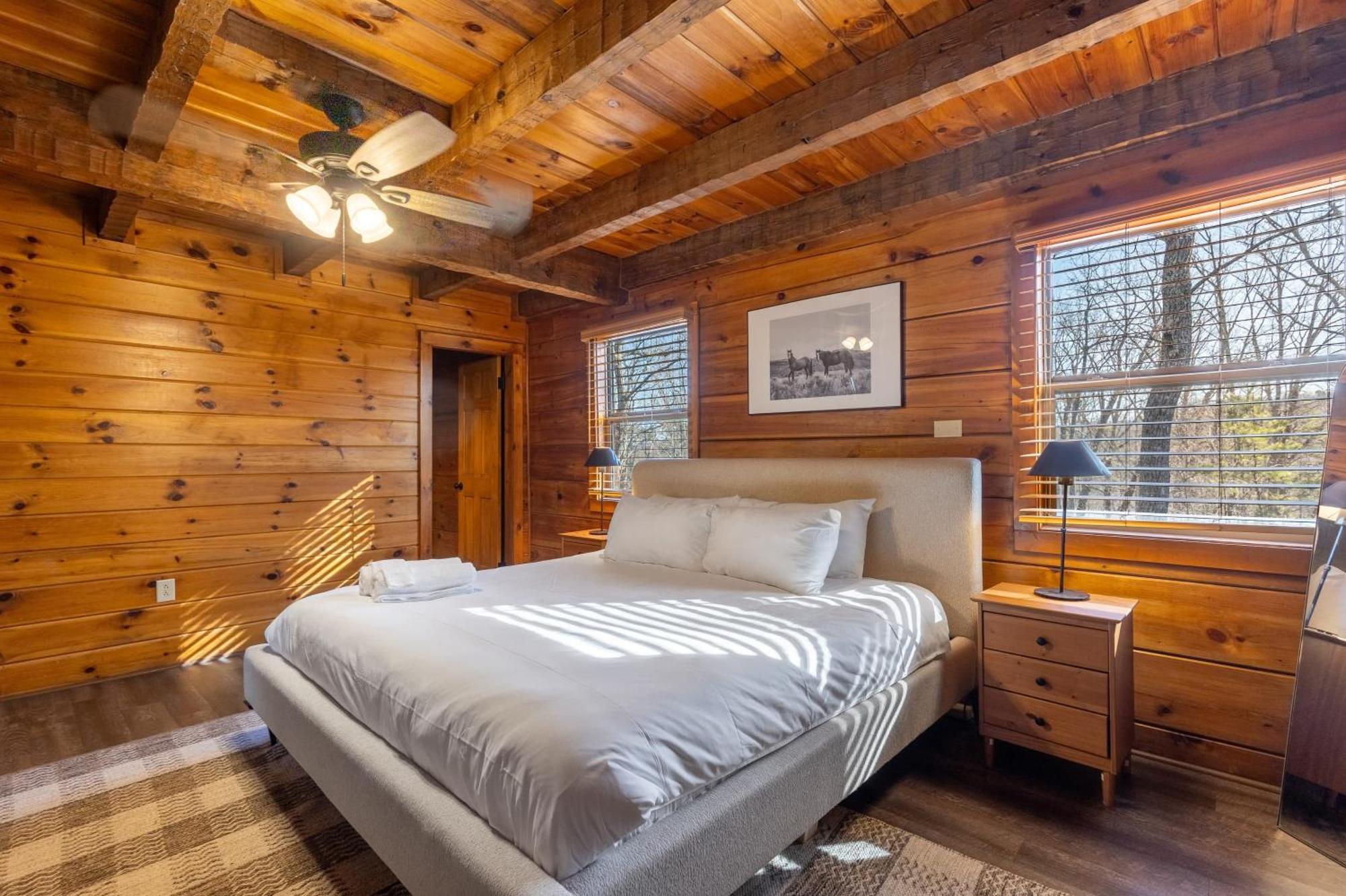 Dudley II By Avantstay Comfortable Cabin W Hot Tub Views 비둘기 포지 외부 사진