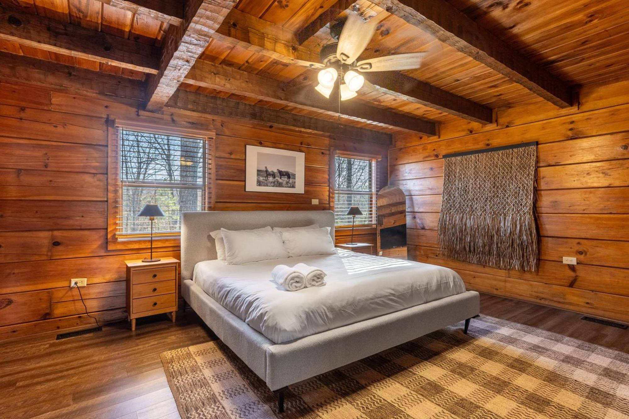 Dudley II By Avantstay Comfortable Cabin W Hot Tub Views 비둘기 포지 외부 사진